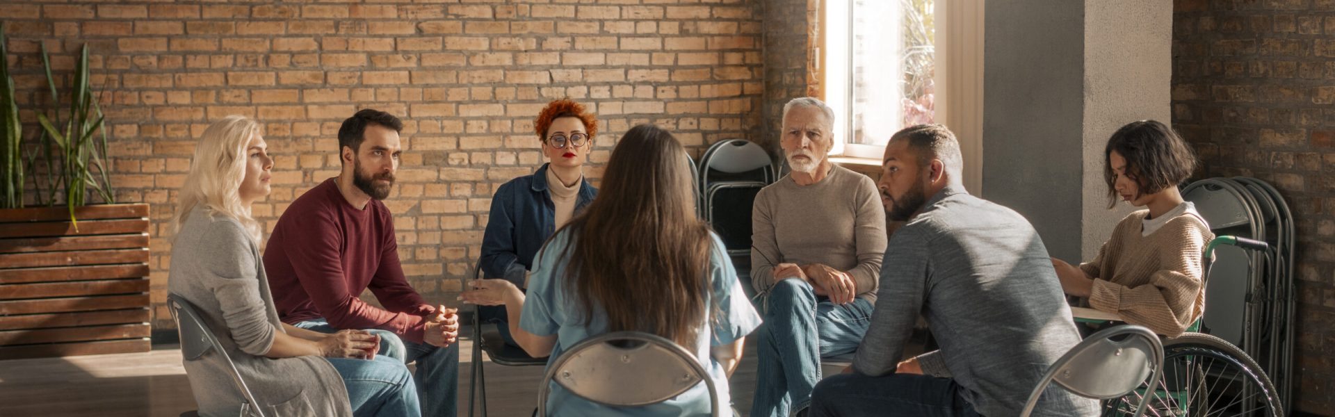 reunion-del-grupo-de-apoyo-de-terapia-psicologica